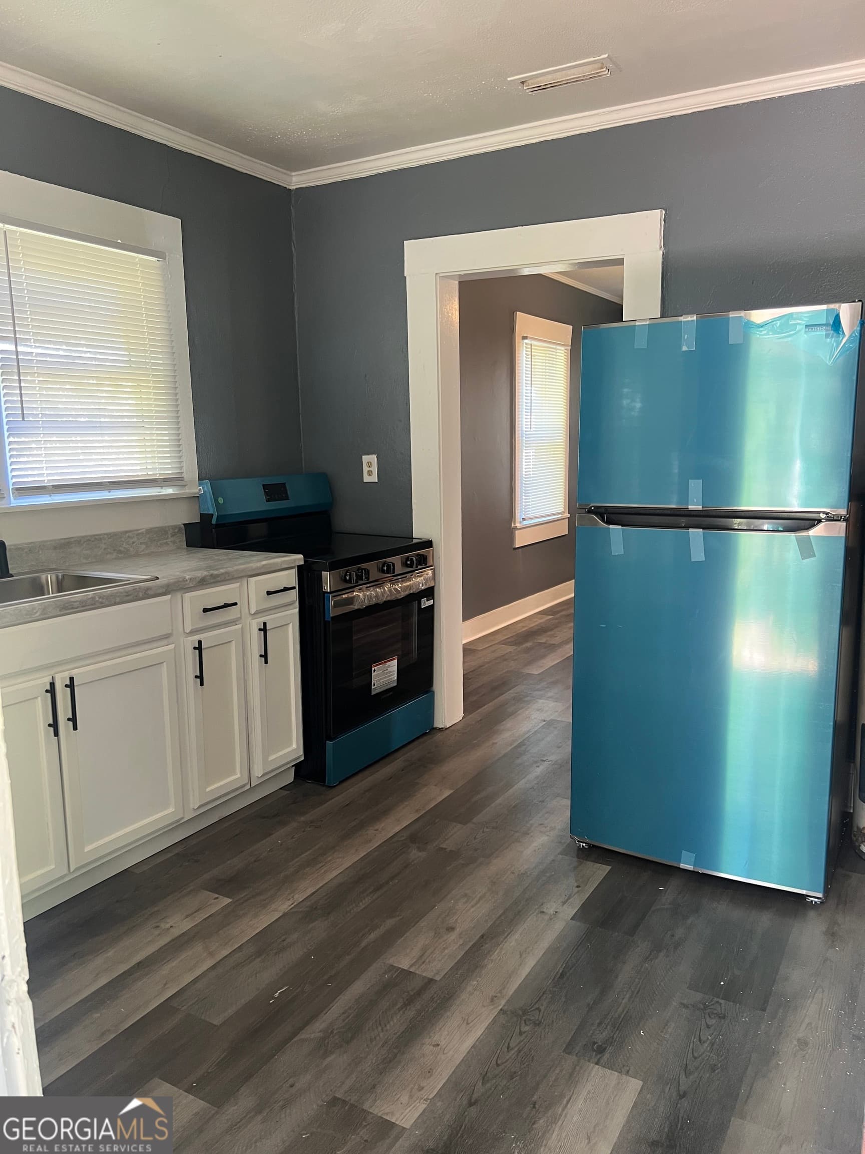 2 bedroom, 1 bathroom, 891 sq ft single family residence for sale at 412 N Barack Obama Boulevard, Valdosta, GA 31601 — photo 3