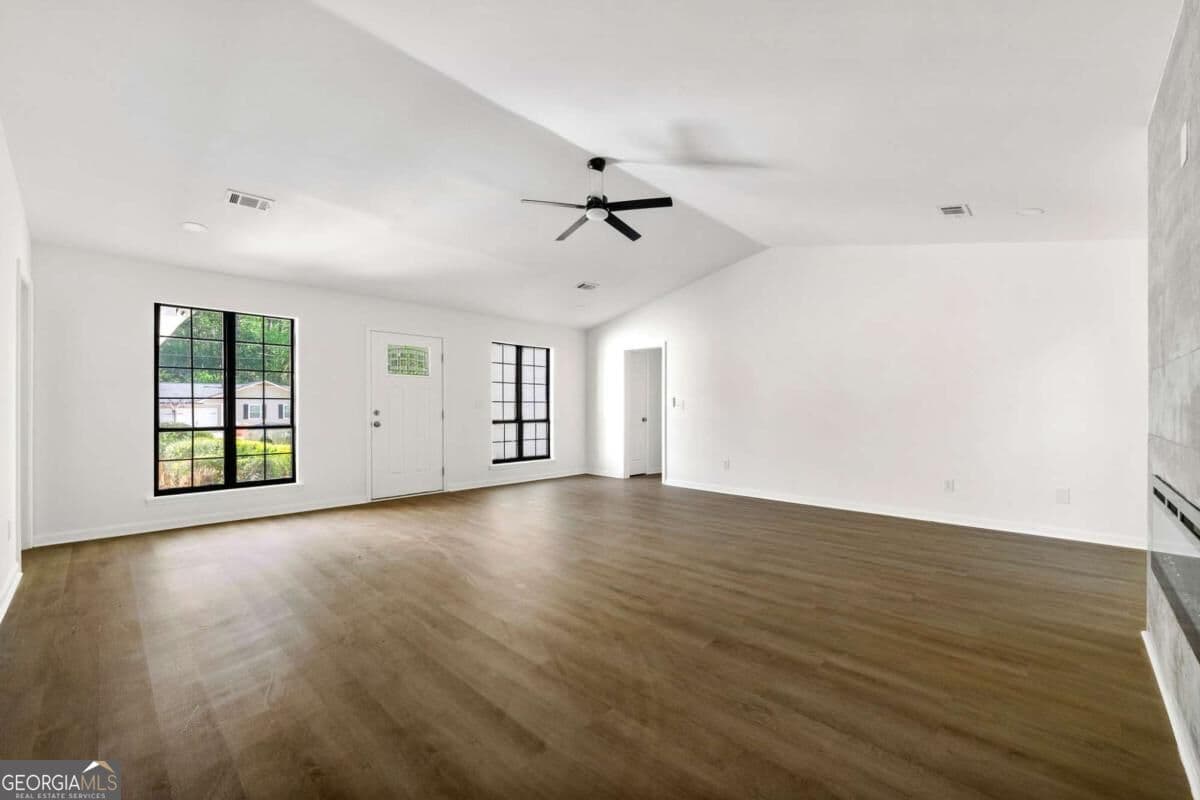 4 bedroom, 2 bathroom, 1,898 sq ft single family residence for sale at 2254 Lisbon Lane, Jonesboro, GA 30236 — photo 6