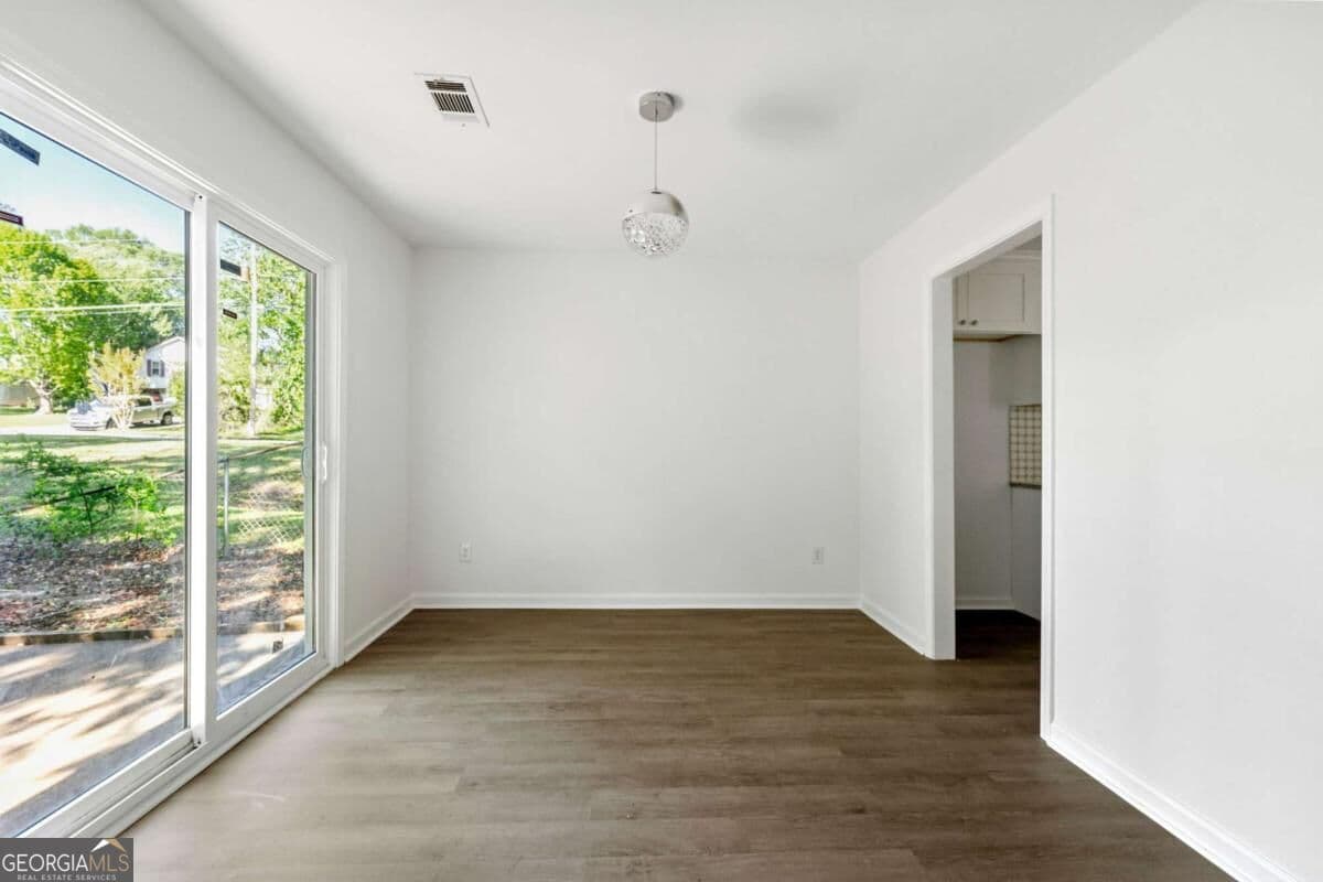 4 bedroom, 2 bathroom, 1,898 sq ft single family residence for sale at 2254 Lisbon Lane, Jonesboro, GA 30236 — photo 7