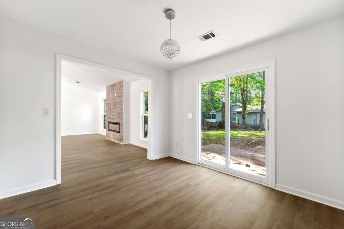 4 bedroom, 2 bathroom, 1,898 sq ft single family residence for sale at 2254 Lisbon Lane, Jonesboro, GA 30236 — photo 8