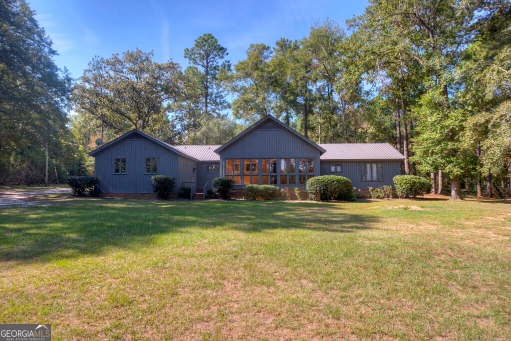 3 bedroom, 2 bathroom, 2,612 sq ft mixed use sold at 3552 Buttermilk Road, Sylvania, GA 30467