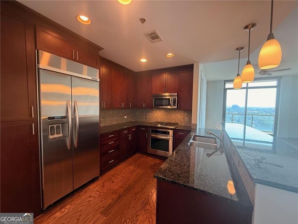 1 bedroom, 1.5 bathroom, 1,244 sq ft condominium for sale at 270 17th Street 2207, Atlanta, GA 30363 — photo 3