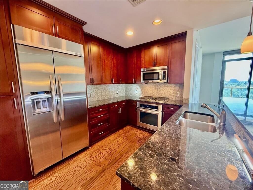 1 bedroom, 1.5 bathroom, 1,244 sq ft condominium for sale at 270 17th Street 2207, Atlanta, GA 30363 — photo 4