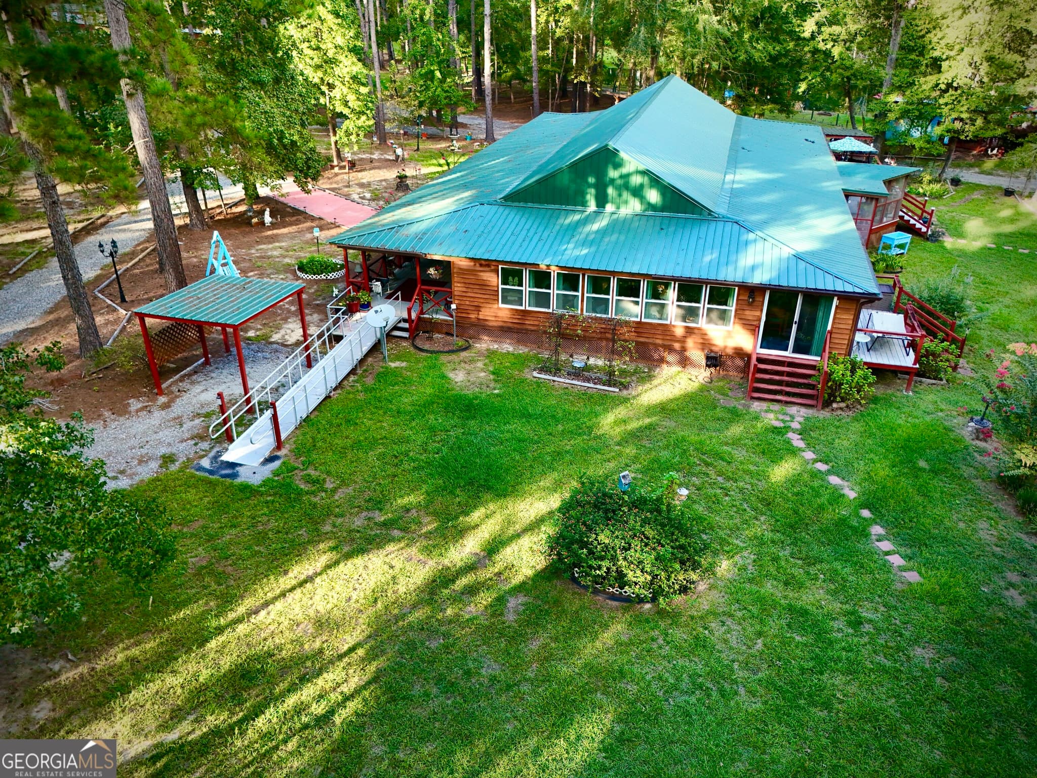 3 bedroom, 3.5 bathroom, 3,362 sq ft mixed use for sale at 1135 Rigby Road, Rockledge, GA 30454 — photo 2