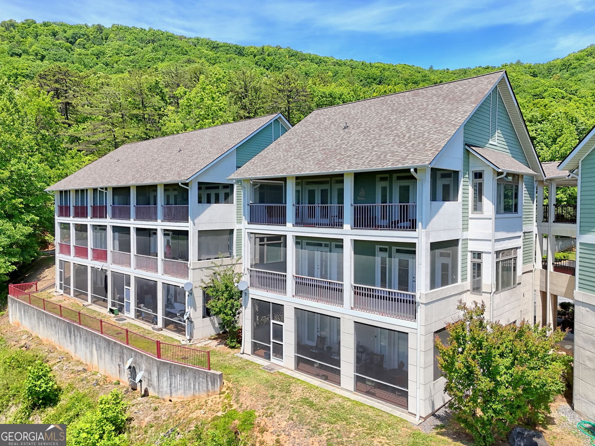 2 bedroom, 2 bathroom, 1,124 sq ft condominium under contract at 300 Banister Drive 201, Clayton, GA 30525 — photo 6