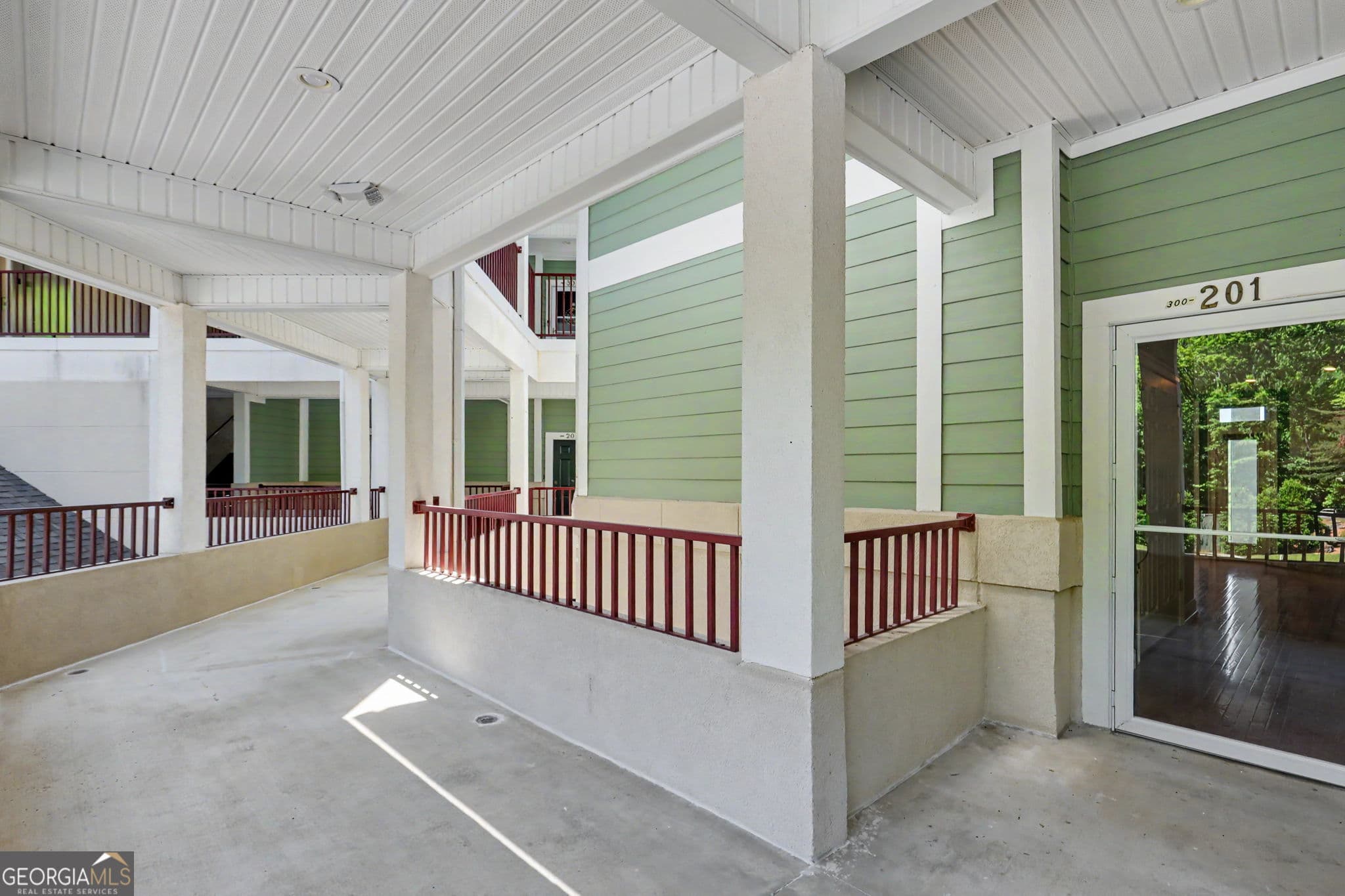 2 bedroom, 2 bathroom, 1,124 sq ft condominium under contract at 300 Banister Drive 201, Clayton, GA 30525 — photo 7
