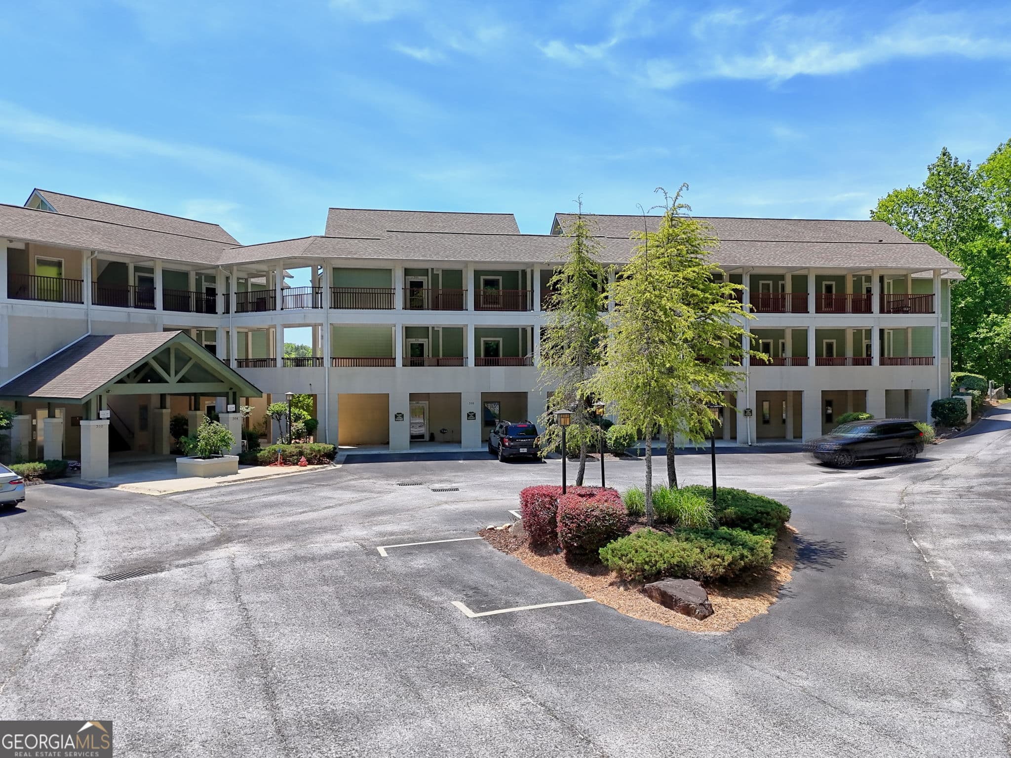 2 bedroom, 2 bathroom, 1,124 sq ft condominium under contract at 300 Banister Drive 201, Clayton, GA 30525 — photo 5