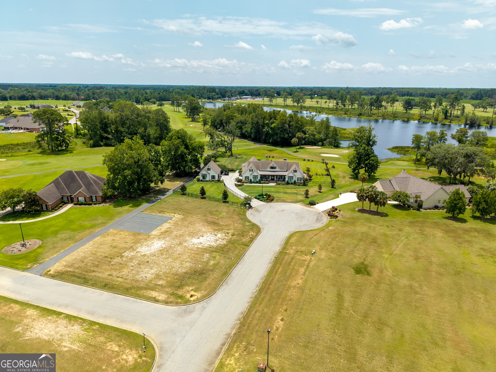 3 bedroom, 3.5 bathroom, 4,239 sq ft single family residence for sale at 173 Circlestone Drive, Adel, GA 31620 — photo 6