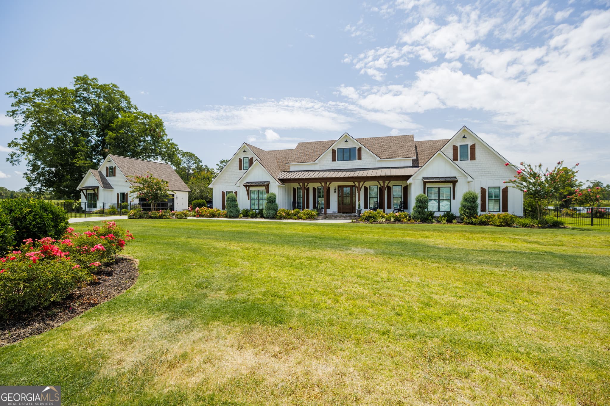 3 bedroom, 3.5 bathroom, 4,239 sq ft single family residence for sale at 173 Circlestone Drive, Adel, GA 31620 — photo 5