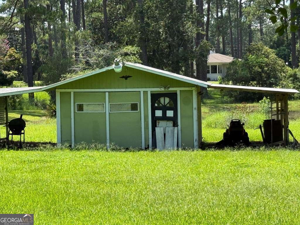 3 bedroom, 3 bathroom, 1,374 sq ft single family residence for sale at 37 Lake Say Hi Drive, Tifton, GA 31794 — photo 4