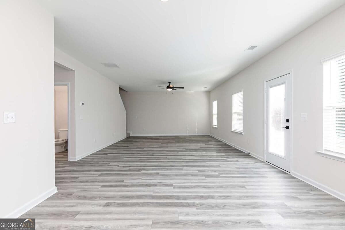 4 bedroom, 2.5 bathroom, 2,231 sq ft single family residence for sale at 185 Egret Court, Jefferson, GA 30549 — photo 6