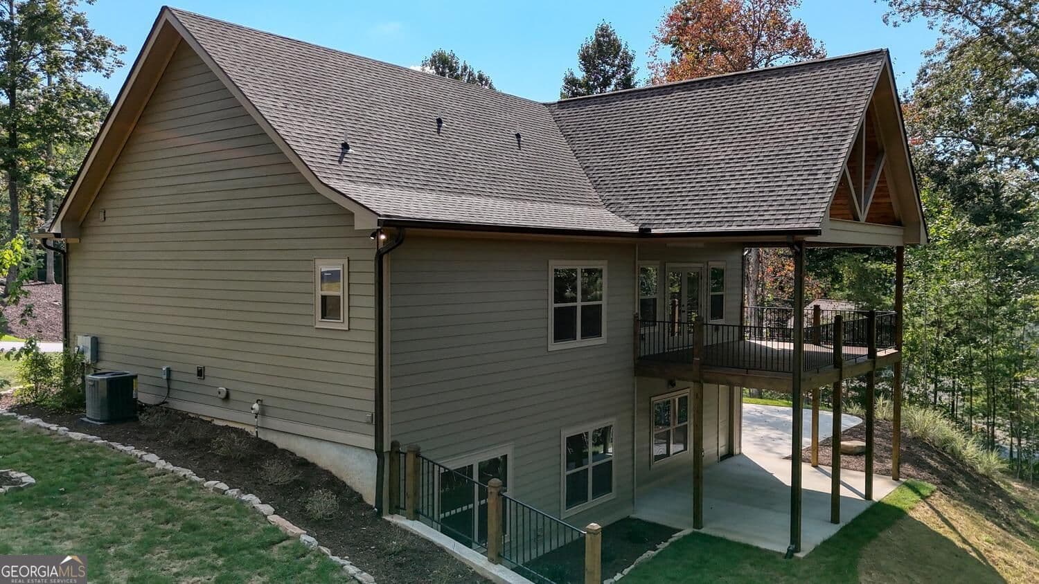 4 bedroom, 3 bathroom, 2,262 sq ft single family residence for sale at 2079 Almont Road, Young Harris, GA 30582 — photo 3