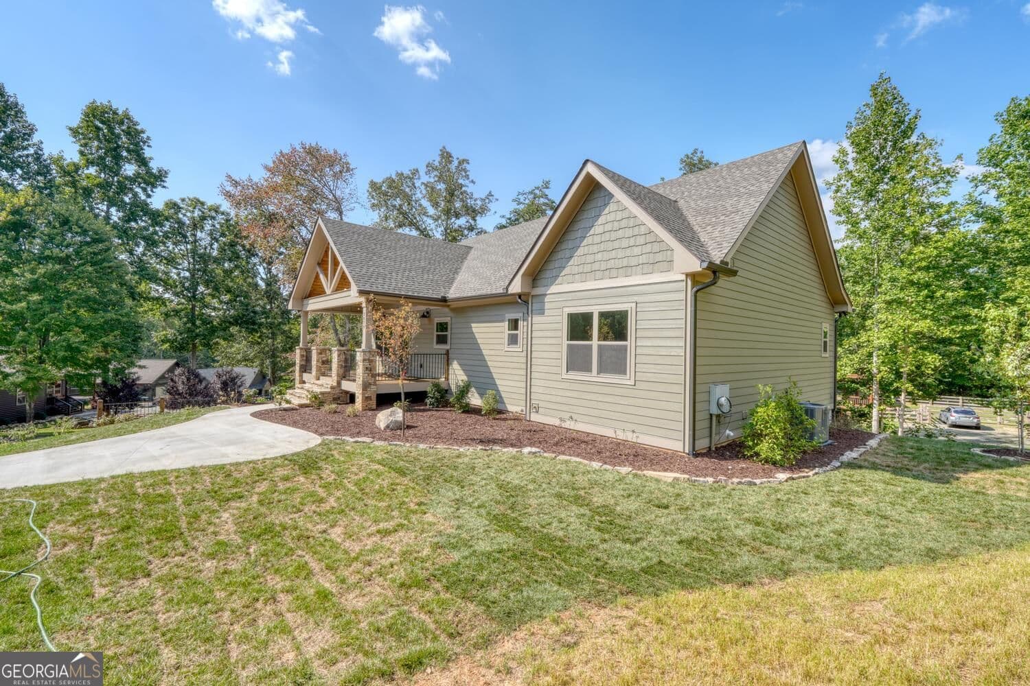 4 bedroom, 3 bathroom, 2,262 sq ft single family residence for sale at 2079 Almont Road, Young Harris, GA 30582 — photo 8