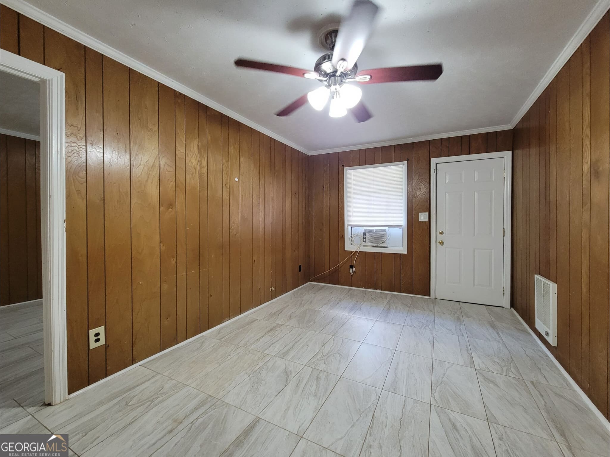 1 bedroom, 1 bathroom, 581 sq ft apartment for rent at 309 N Broad Street 7, Winder, GA 30680 for $925 a month — photo 3