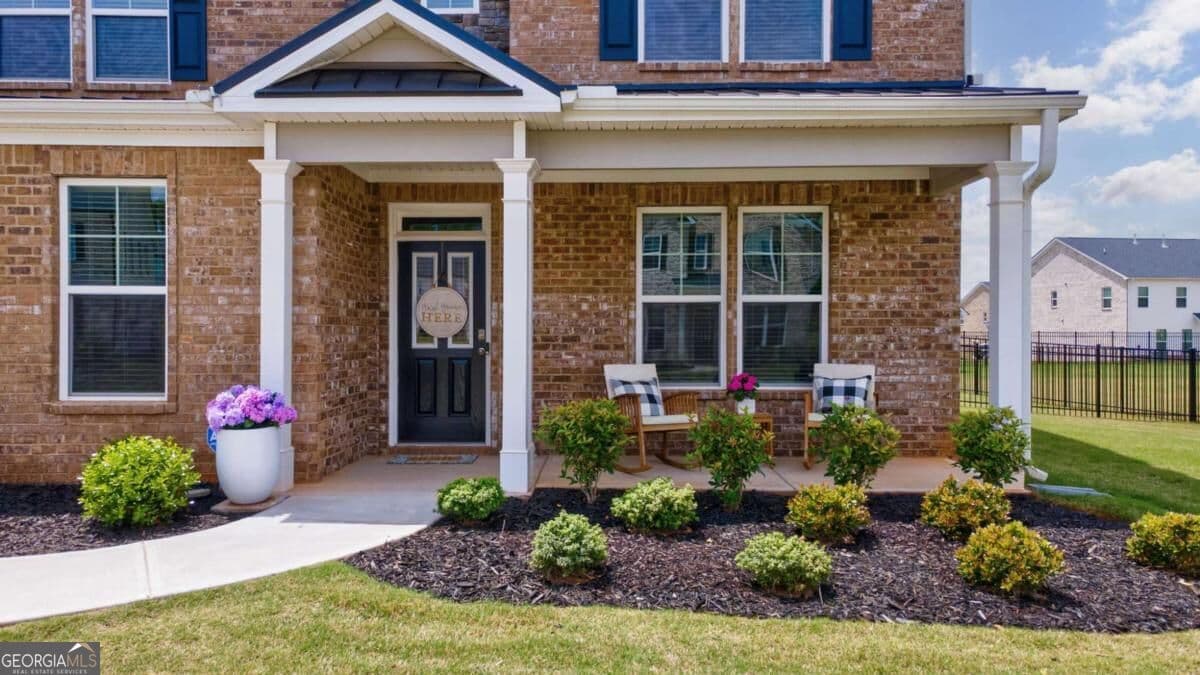 4 bedroom, 3 bathroom, 3,389 sq ft single family residence for sale at 2062 Brookside Circle, Statham, GA 30666 — photo 4