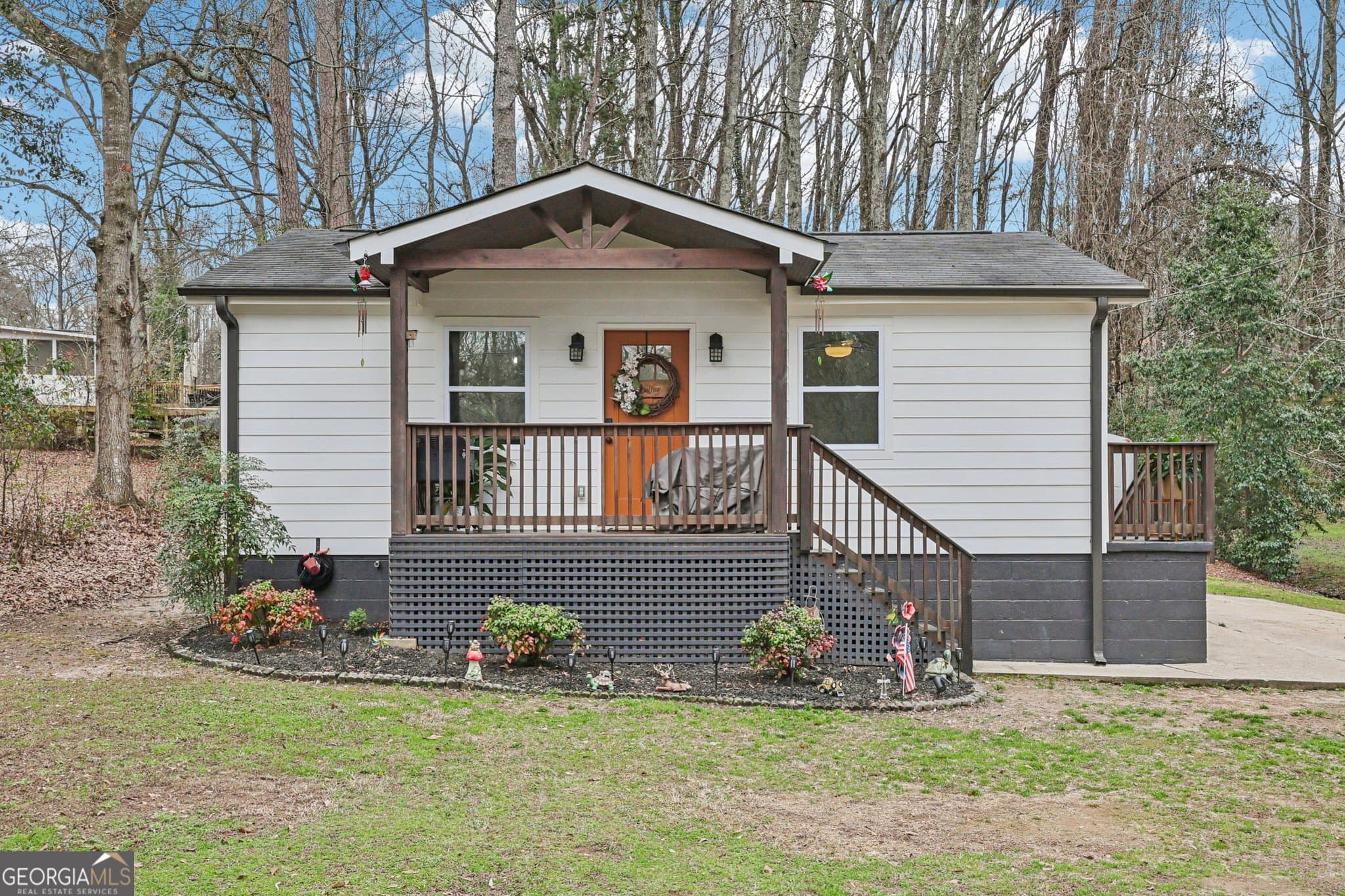3 bedroom, 2 bathroom, 1,320 sq ft single family residence sold at 5119 Pinecrest Drive, Covington, GA 30014