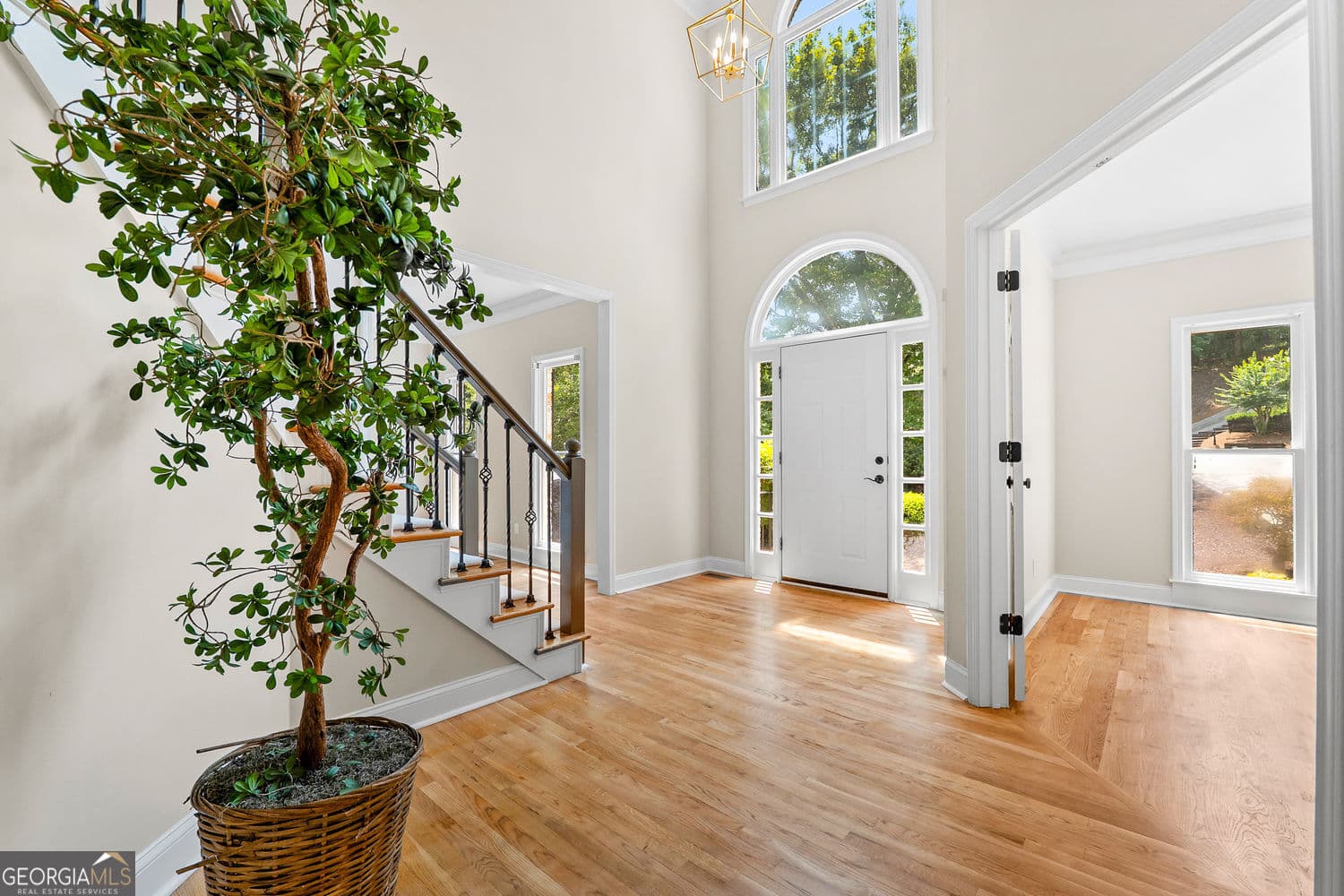 6 bedroom, 4 bathroom, 4,448 sq ft single family residence for sale at 10795 Cauley Creek Drive, Johns Creek, GA 30097 — photo 6