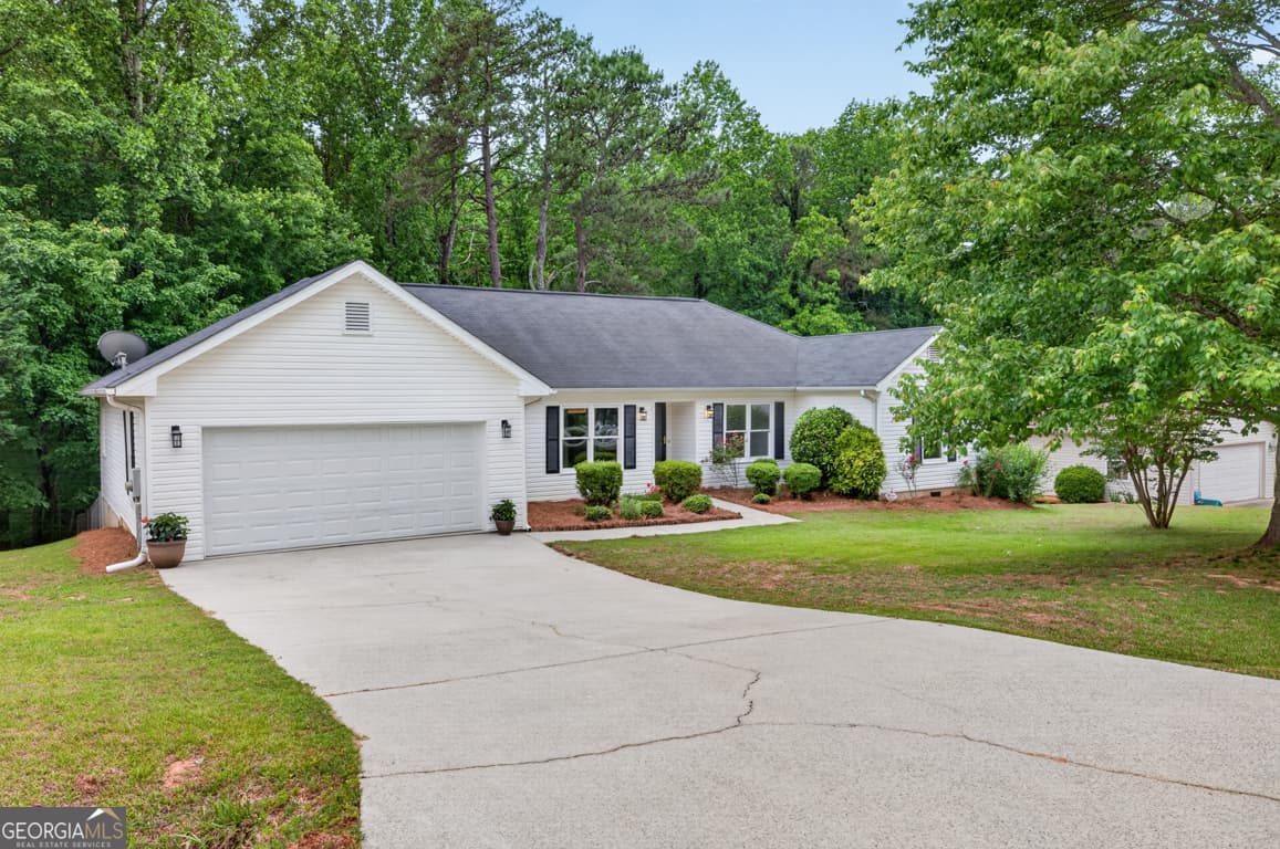 3 bedroom, 2 bathroom, 1,851 sq ft single family residence sold at 4405 Nohl Crest Lane, Flowery Branch, GA 30542