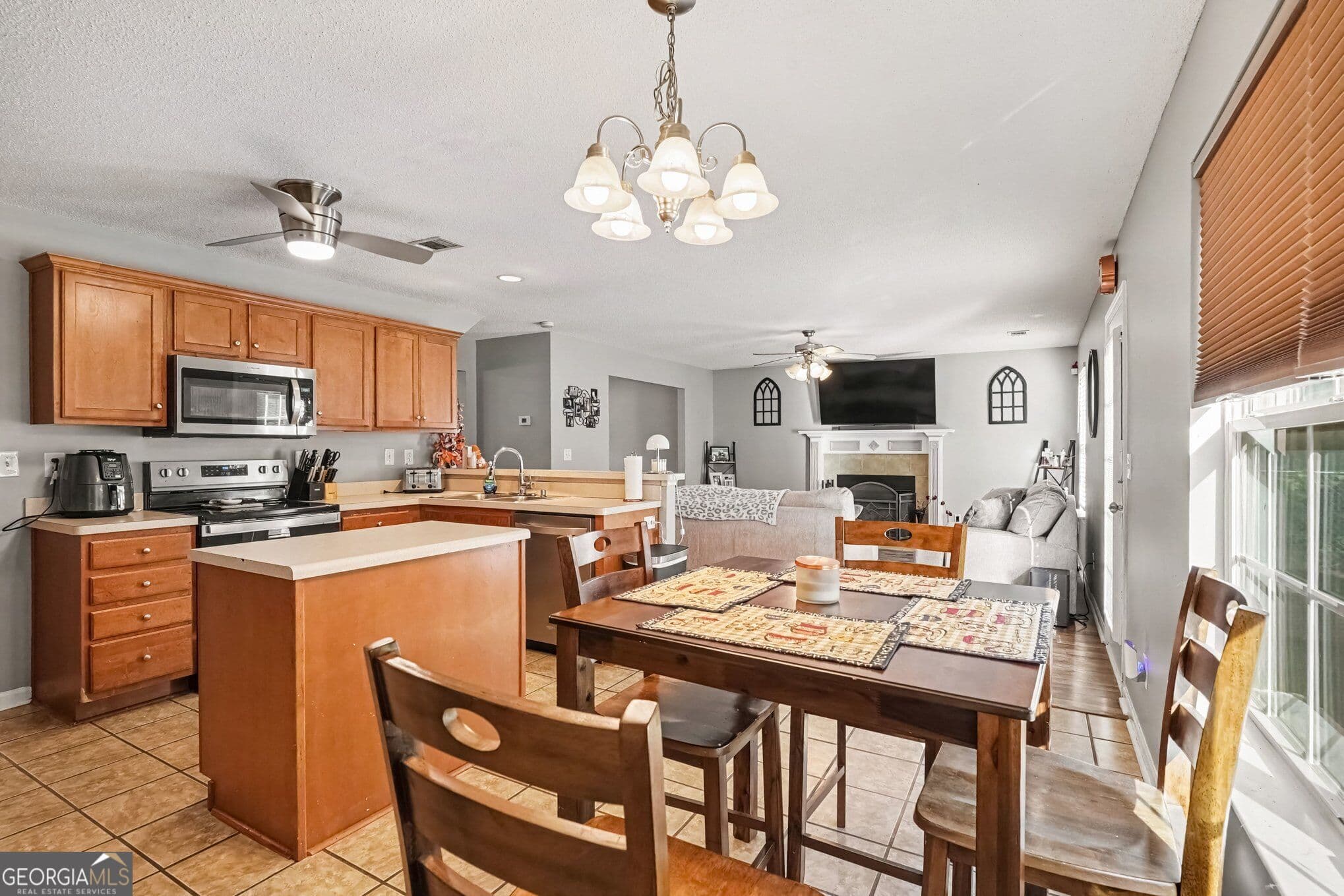 4 bedroom, 2.5 bathroom, 2,610 sq ft single family residence for sale at 614 Tranquillity Way, Mcdonough, GA 30252 — photo 3