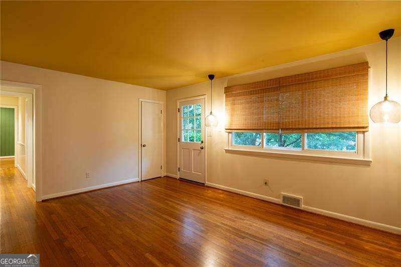 3 bedroom, 2.5 bathroom, 1,785 sq ft single family residence for sale at 1170 N Druid Woods Court, Decatur, GA 30033 — photo 9