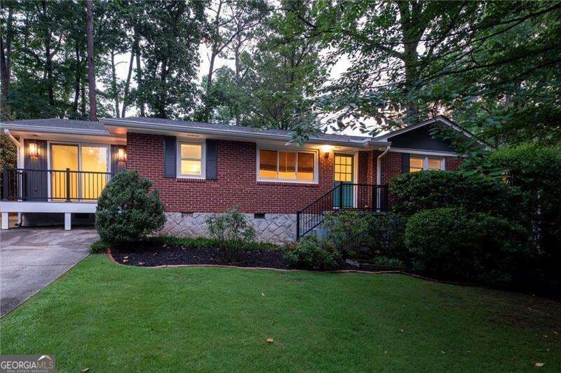 3 bedroom, 2.5 bathroom, 1,785 sq ft single family residence for sale at 1170 N Druid Woods Court, Decatur, GA 30033 — photo 4