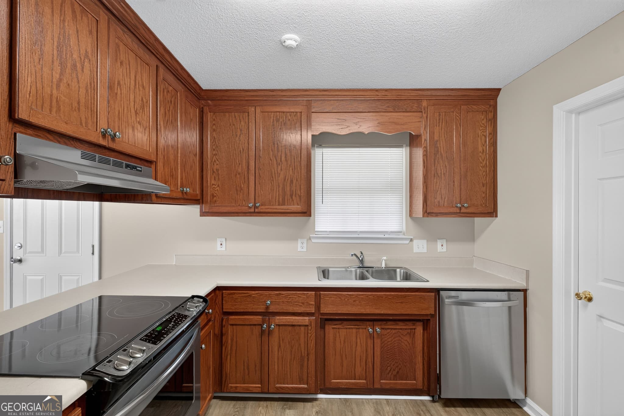 3 bedroom, 2 bathroom, 1,309 sq ft single family residence for sale at 1627 Fresno Street, Valdosta, GA 31602 — photo 4