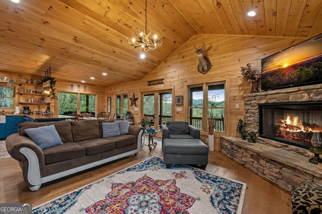 3 bedroom, 3 bathroom, 2,280 sq ft cabin,single family residence for sale at 490 Walnut Hills Drive, Mineral Bluff, GA 30559 — photo 7
