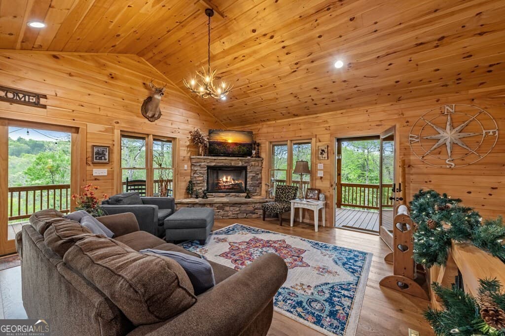 3 bedroom, 3 bathroom, 2,280 sq ft cabin,single family residence for sale at 490 Walnut Hills Drive, Mineral Bluff, GA 30559 — photo 10