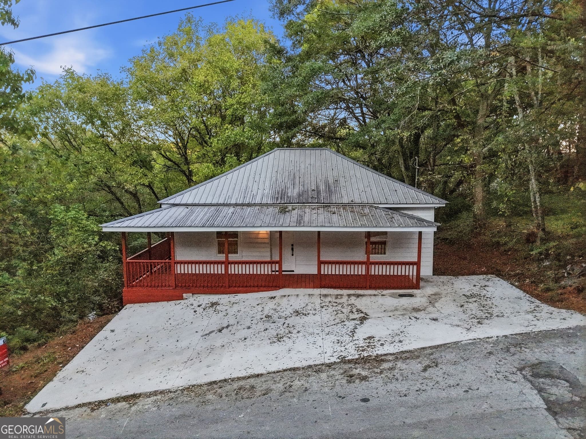 2 bedroom, 2 bathroom, 816 sq ft single family residence for sale at 23 Fortune Street, Lafayette, GA 30728 — photo 2