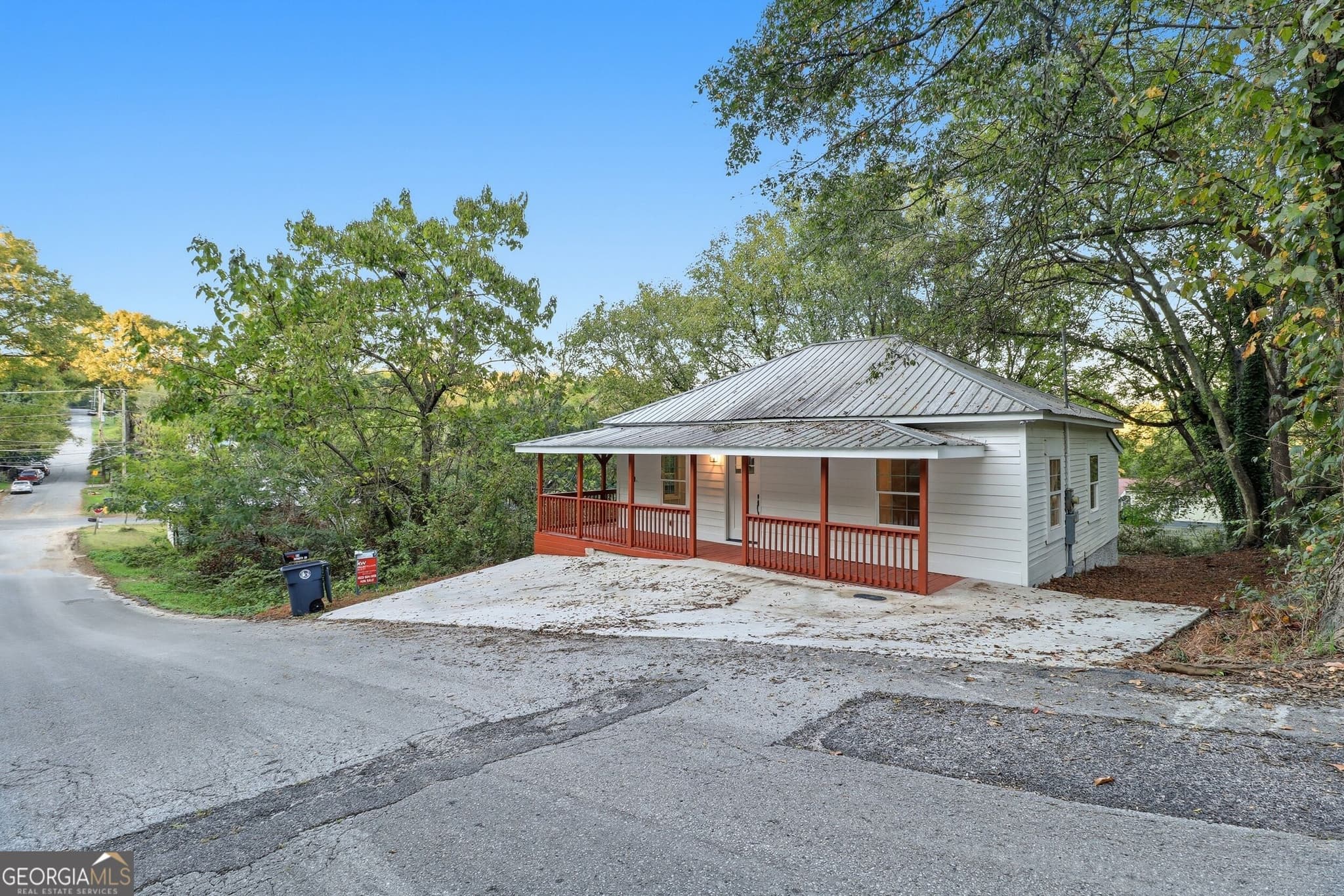 2 bedroom, 2 bathroom, 816 sq ft single family residence for sale at 23 Fortune Street, Lafayette, GA 30728 — photo 4