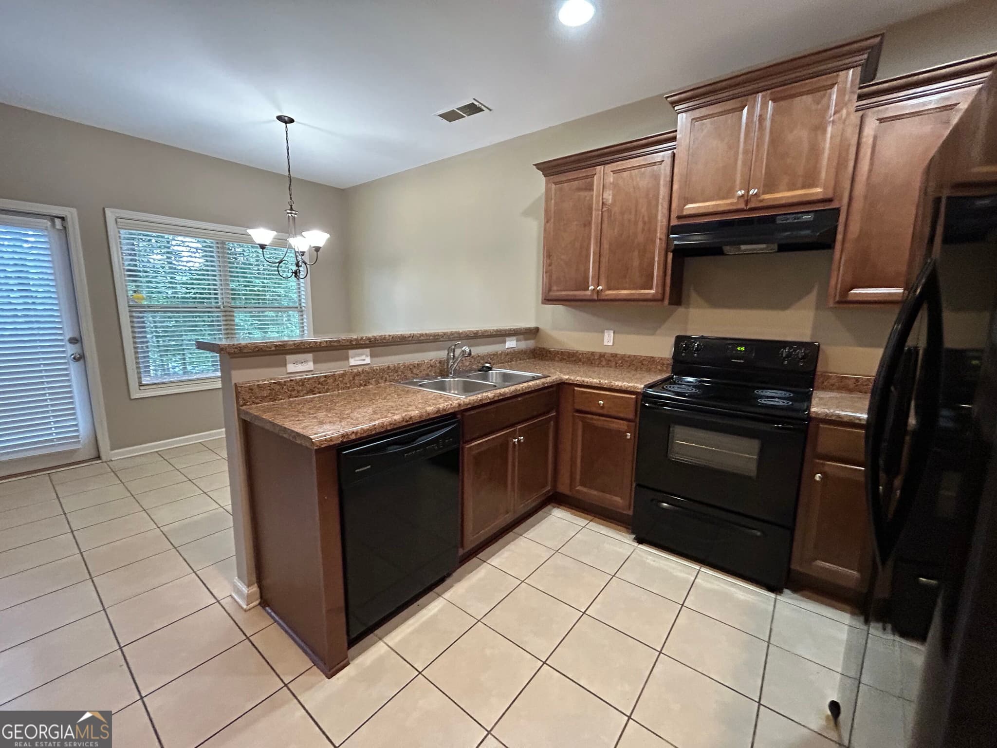 3 bedroom, 2.5 bathroom, 1,634 sq ft single family residence for rent at 607 Summit Point, Canton, GA 30114 for $1,845 a month — photo 3