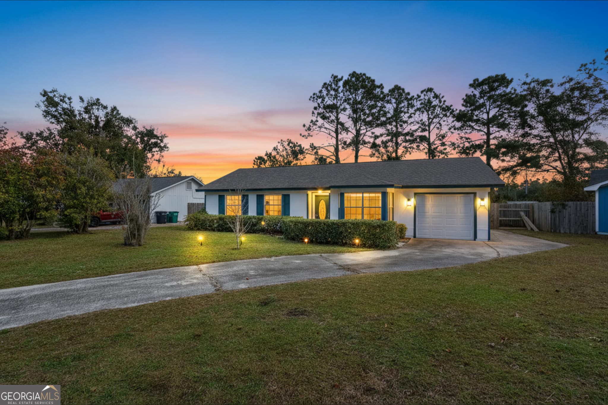 3 bedroom, 2 bathroom, 1,229 sq ft single family residence for sale at 404 Westgate Circle, St. Marys, GA 31558 — photo 1 of 28