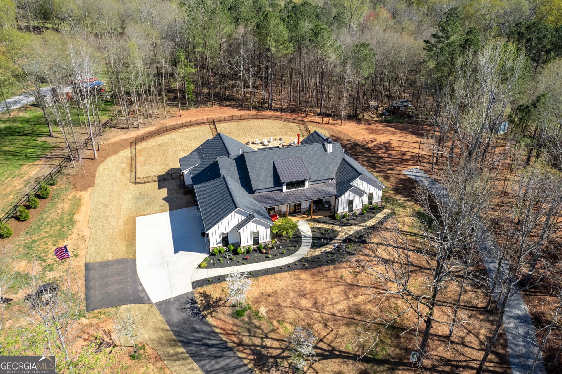 4 bedroom, 3.5 bathroom, 3,451 sq ft single family residence for sale at 1953 Barton Bridge Road, Monroe, GA 30655 — photo 6