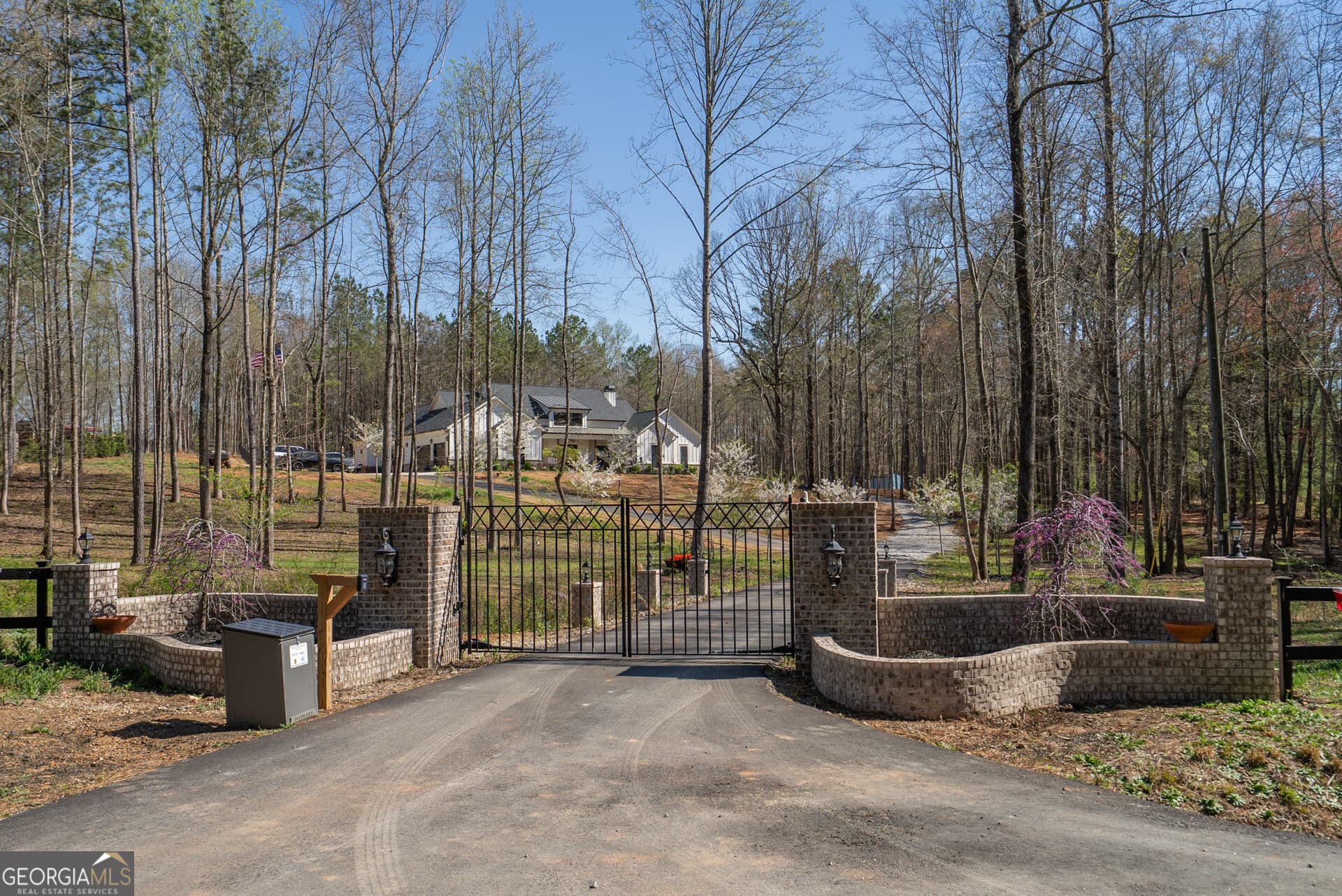4 bedroom, 3.5 bathroom, 3,451 sq ft single family residence for sale at 1953 Barton Bridge Road, Monroe, GA 30655 — photo 5