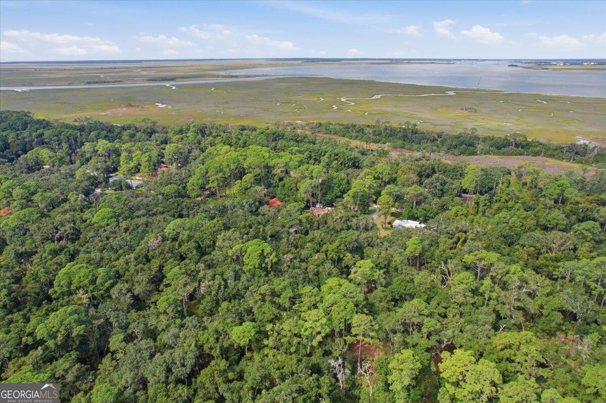 3 bedroom, 2.5 bathroom, 2,969 sq ft single family residence under contract at 651 Old Plantation Road, Jekyll Island, GA 31527 — photo 9