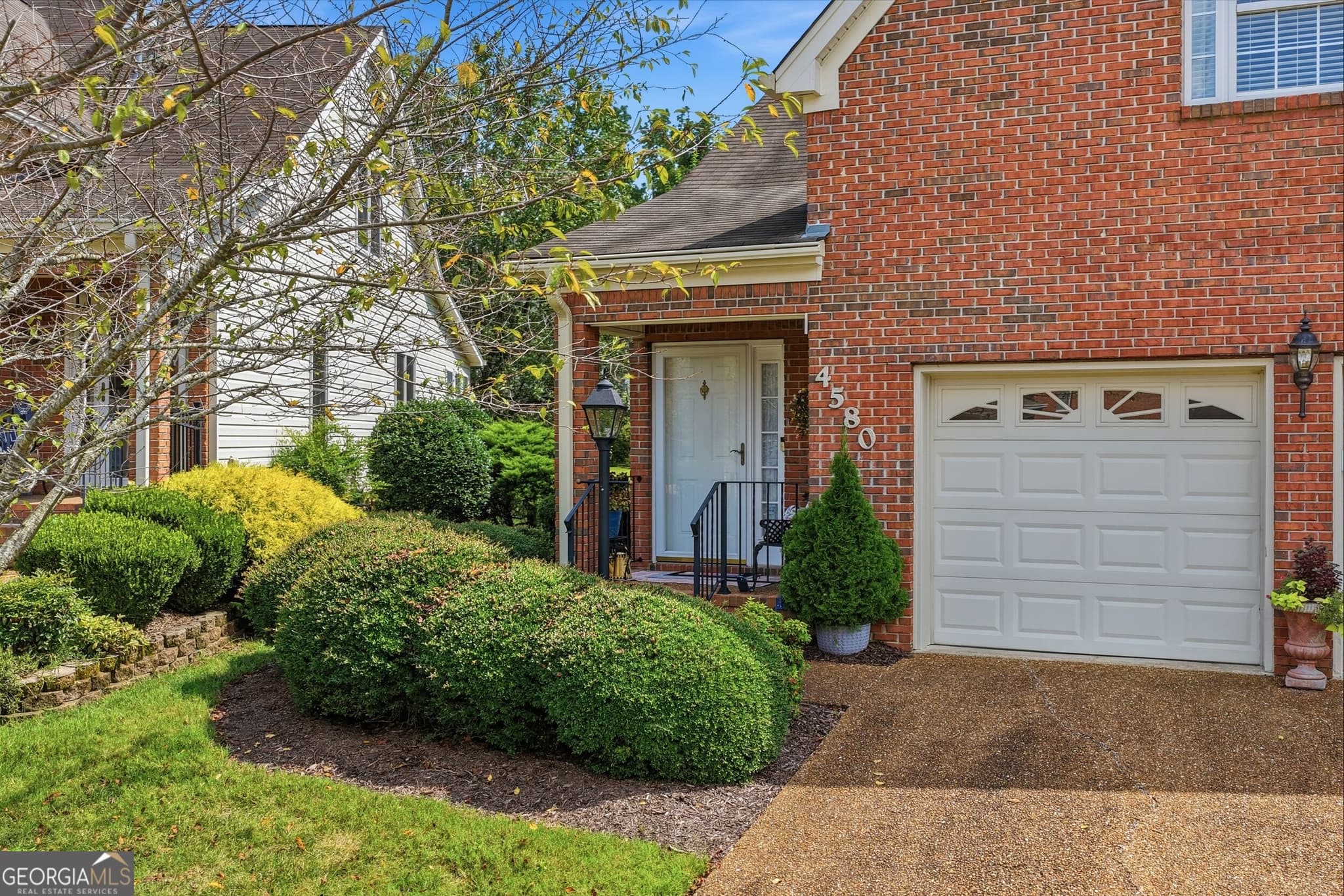 3 bedroom, 2.5 bathroom, 2,317 sq ft townhouse for sale at 4580 Fire Pink Trail, Chattanooga, TN 37415 — photo 3