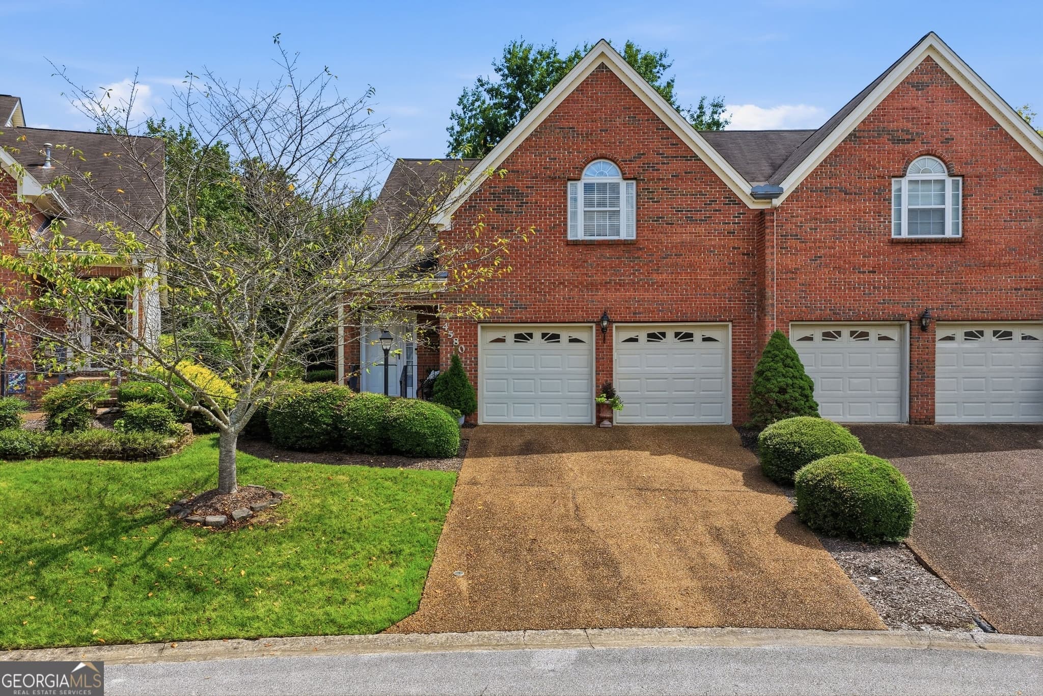 3 bedroom, 2.5 bathroom, 2,317 sq ft townhouse for sale at 4580 Fire Pink Trail, Chattanooga, TN 37415