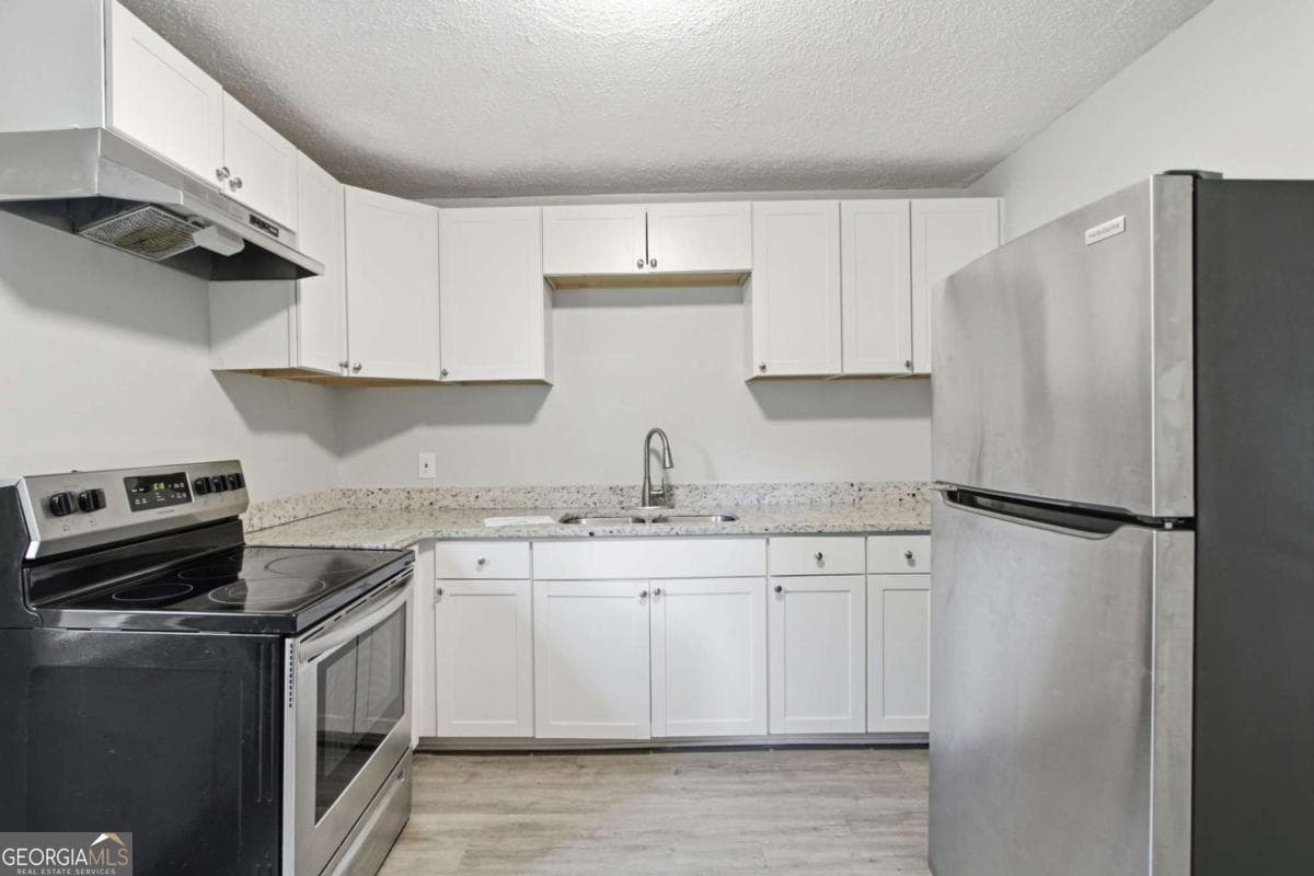 3 bedroom, 1 bathroom, 884 sq ft single family residence for sale at 4813 Bartlett Road, Forest Park, GA 30297 — photo 7