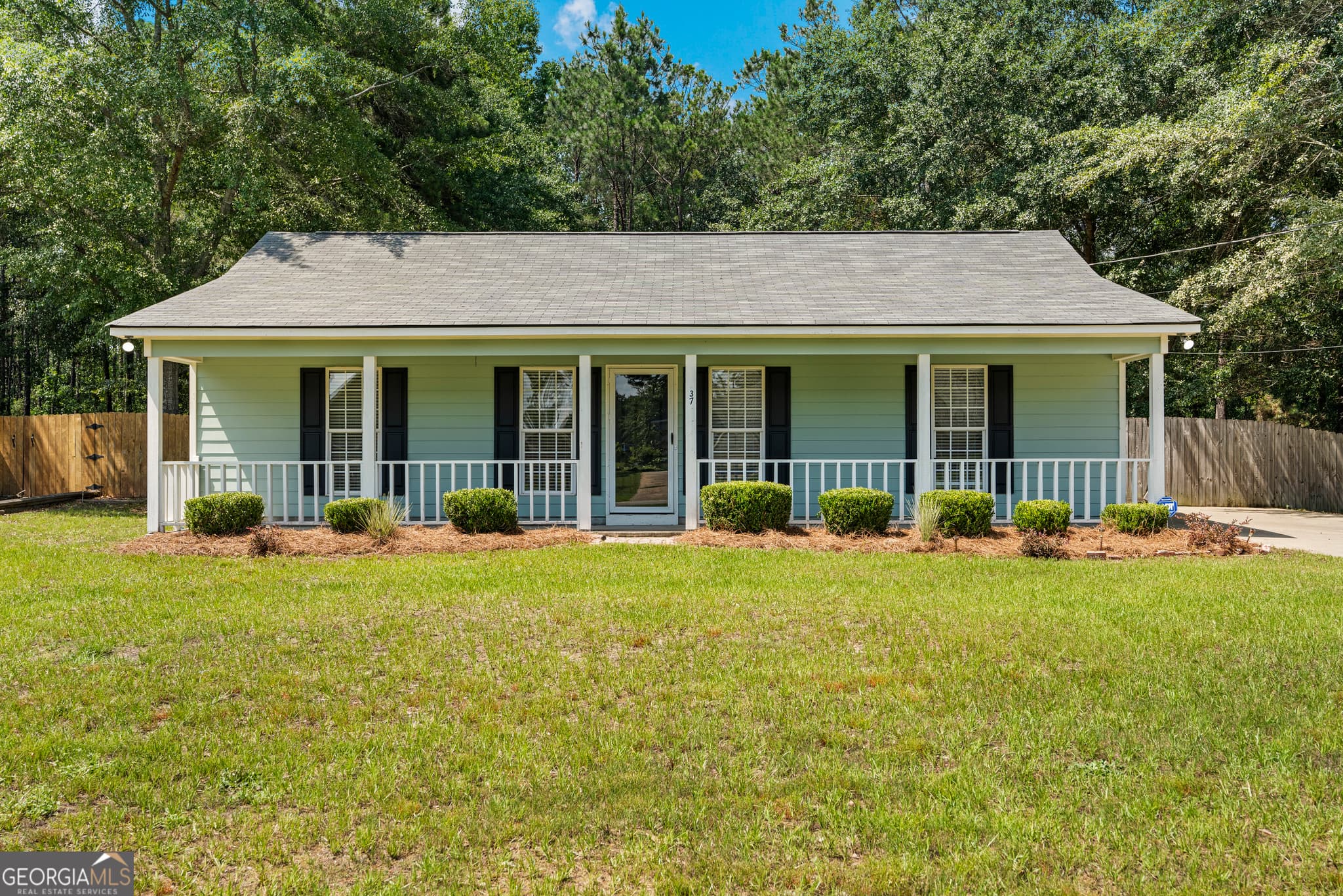 3 bedroom, 2 bathroom, 1,247 sq ft single family residence sold at 37 SHADOWRIDGE Drive, Phenix City, AL 36869