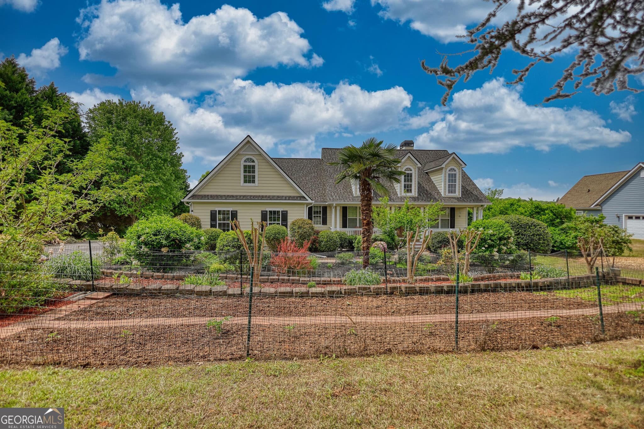 3 bedroom, 2 bathroom, 2,115 sq ft single family residence for sale at 1031 Shoreline Drive, Madison, GA 30650 — photo 6