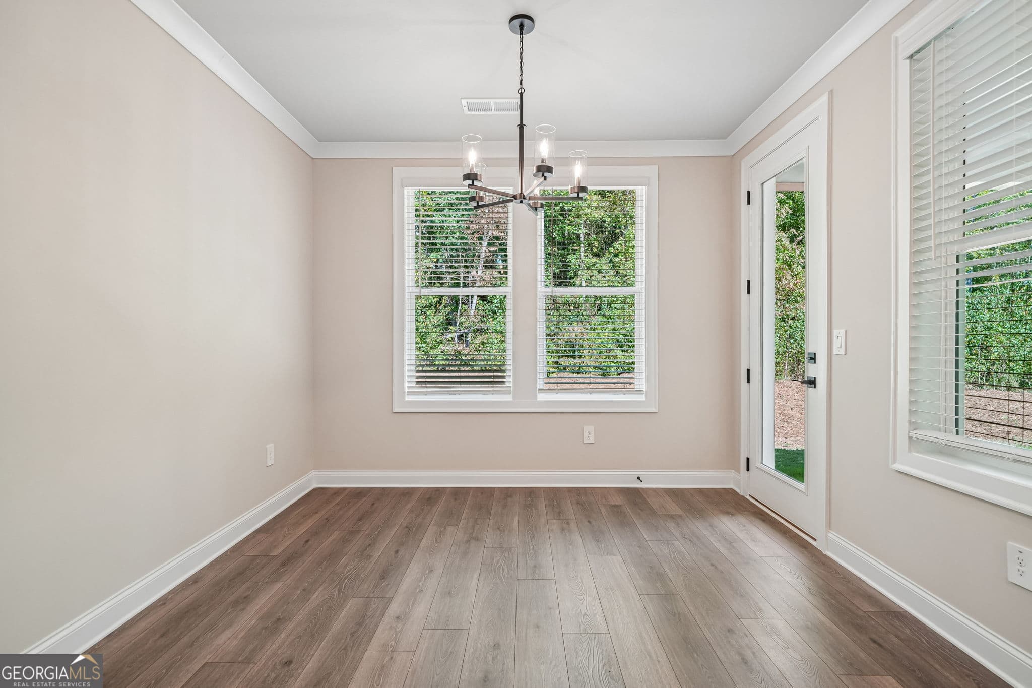 5 bedroom, 4 bathroom, 3,048 sq ft single family residence for sale at 5967 Cabernet Lane, Braselton, GA 30517 — photo 9