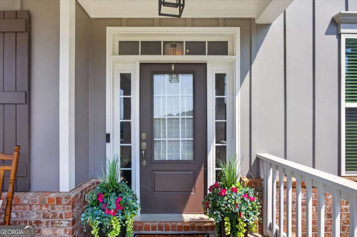5 bedroom, 4 bathroom, 3,686 sq ft single family residence for sale at 400 Silver Brook Drive, Woodstock, GA 30188 — photo 2