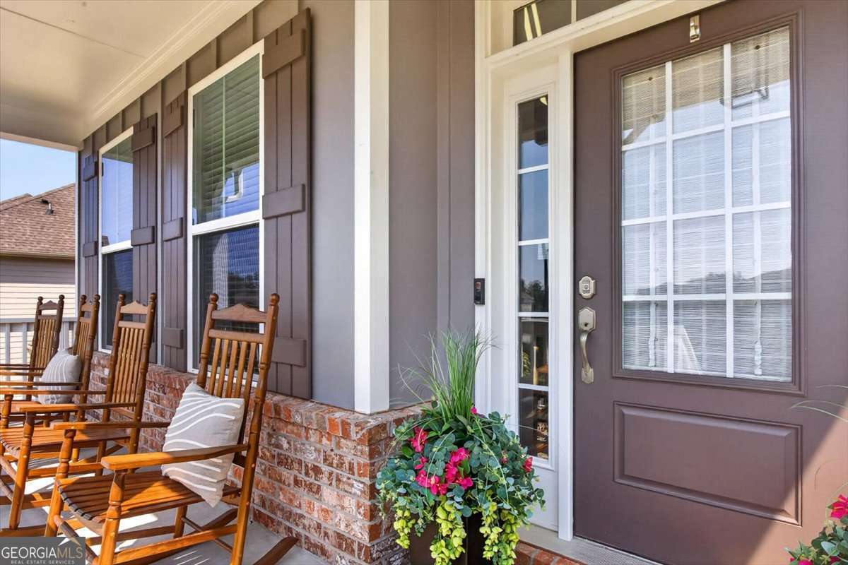 5 bedroom, 4 bathroom, 3,686 sq ft single family residence for sale at 400 Silver Brook Drive, Woodstock, GA 30188 — photo 3