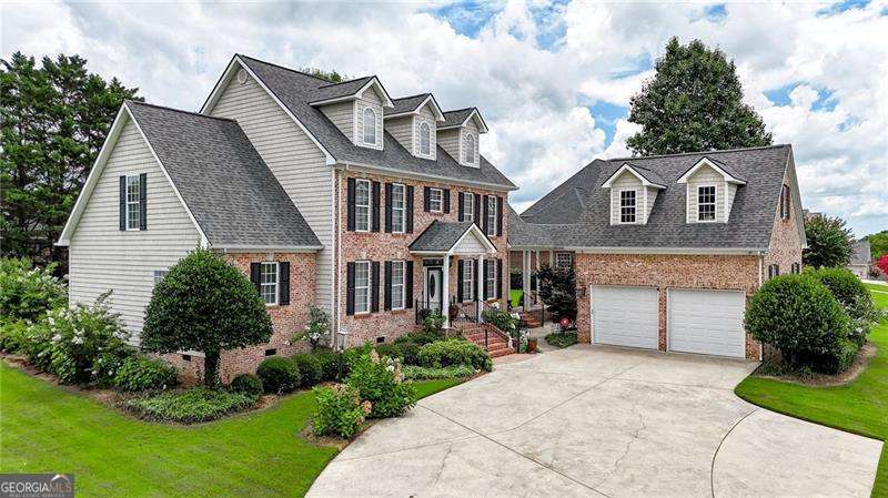 4 bedroom, 3.5 bathroom, 4,040 sq ft single family residence for sale at 325 Highland Pointe Drive, Cohutta, GA 30710 — photo 2