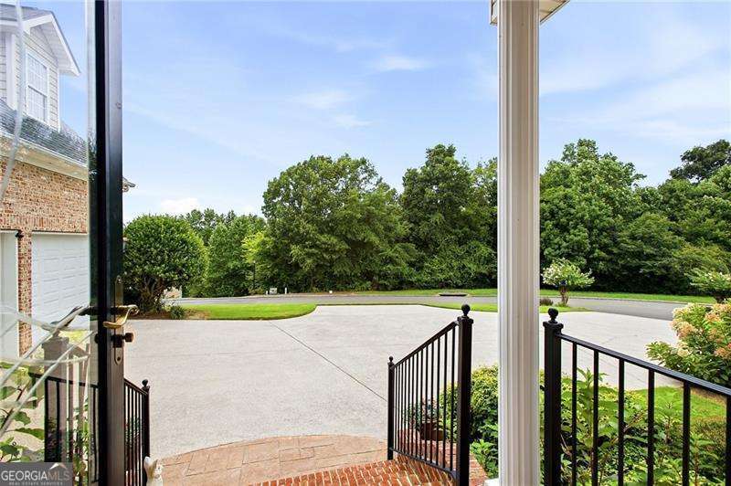 4 bedroom, 3.5 bathroom, 4,040 sq ft single family residence for sale at 325 Highland Pointe Drive, Cohutta, GA 30710 — photo 7