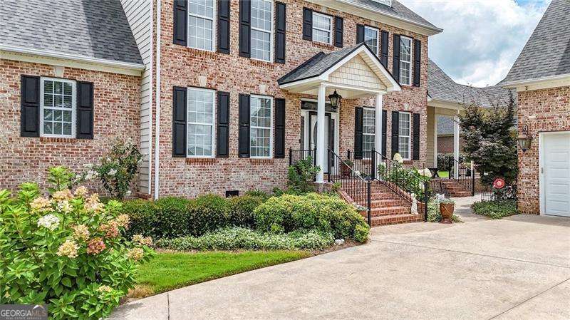 4 bedroom, 3.5 bathroom, 4,040 sq ft single family residence for sale at 325 Highland Pointe Drive, Cohutta, GA 30710 — photo 3