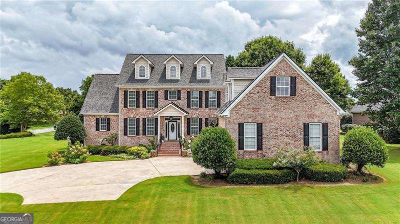 4 bedroom, 3.5 bathroom, 4,040 sq ft single family residence for sale at 325 Highland Pointe Drive, Cohutta, GA 30710 — photo 1 of 71