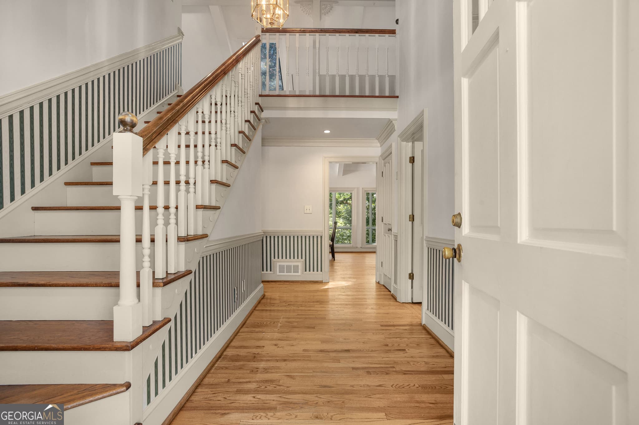 5 bedroom, 4.5 bathroom, 6,080 sq ft single family residence for rent at 303 Flat Creek Trail, Fayetteville, GA 30214 for $3,200 a month — photo 2