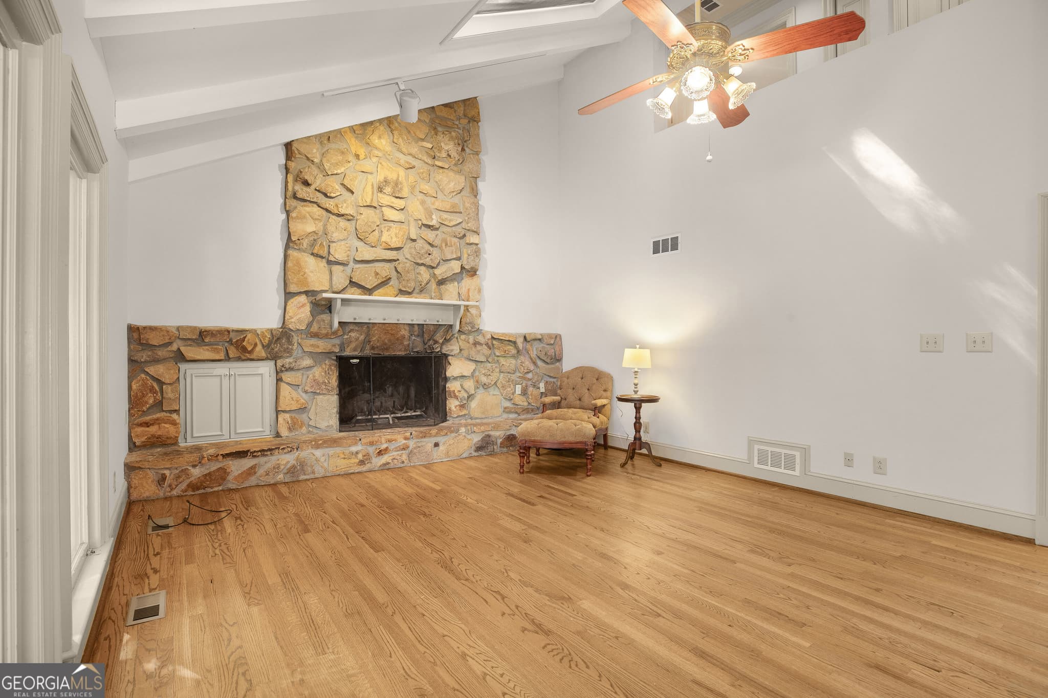 5 bedroom, 4.5 bathroom, 6,080 sq ft single family residence for rent at 303 Flat Creek Trail, Fayetteville, GA 30214 for $3,200 a month — photo 6