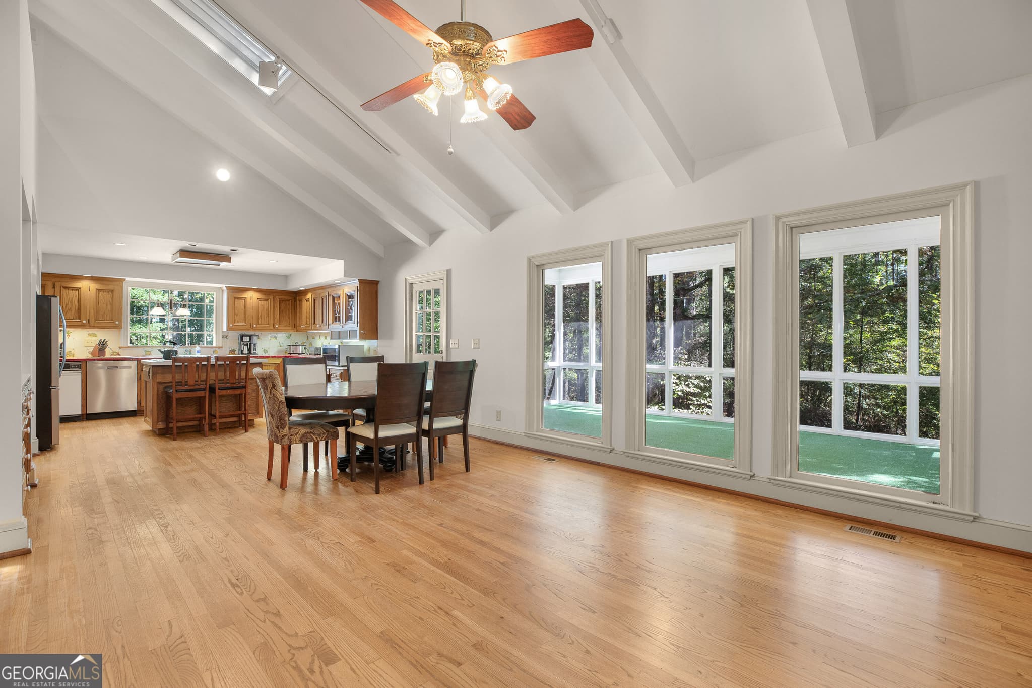 5 bedroom, 4.5 bathroom, 6,080 sq ft single family residence for rent at 303 Flat Creek Trail, Fayetteville, GA 30214 for $3,200 a month — photo 7